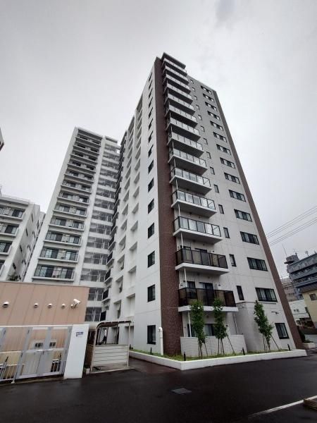 3LDK Apartment for Sale in Sapporo Near Shin-Sapporo Station - Thumbnail 2