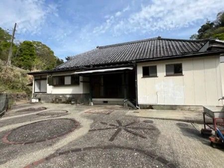 Secluded 7DK Home with Guest House in Futtsu's Nashi Valley - Thumbnail 4