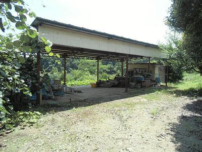 He shows off his skills at the restaurant and relaxes by working in the soil on his lakeside property: Villas, Real Estate, Properties for Sale, Hometown Information Center: Nationwide Country Living Property Data — Image 2, Kasama, Ibaraki
