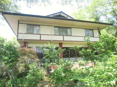 He shows off his skills at the restaurant and relaxes by working in the soil on his lakeside property: Villas, Real Estate, Properties for Sale, Hometown Information Center: Nationwide Country Living Property Data — Image 1, Kasama, Ibaraki