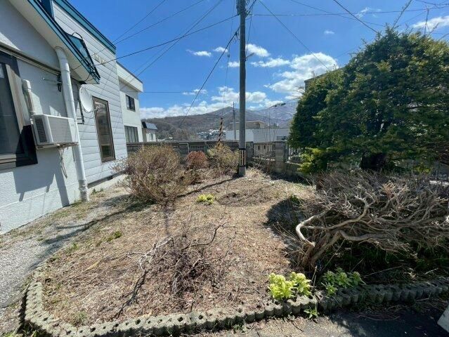 4LDK Detached House on Corner Lot in Otaru, Hokkaido - Thumbnail 2