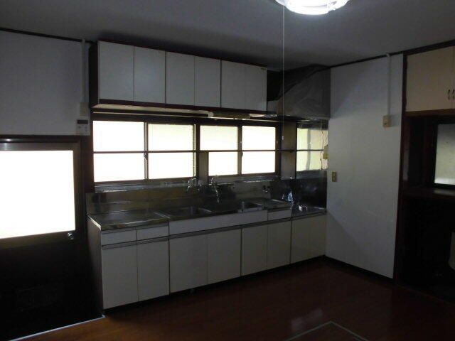 4DK House for Sale in Quiet Morioka Neighborhood with Parking - Thumbnail 4