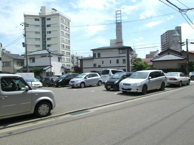 Parking Space for Rent in Niigata City - 14,300 Yen - Thumbnail 3