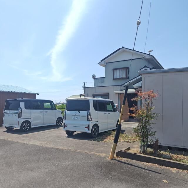 4LDK House for Sale in Iwata, Shizuoka with Large Land and Parking - Thumbnail 3