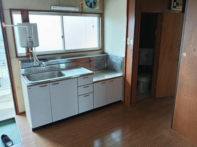 2DK Apartment for Rent in Hiratsuka, Kanagawa - Thumbnail 4
