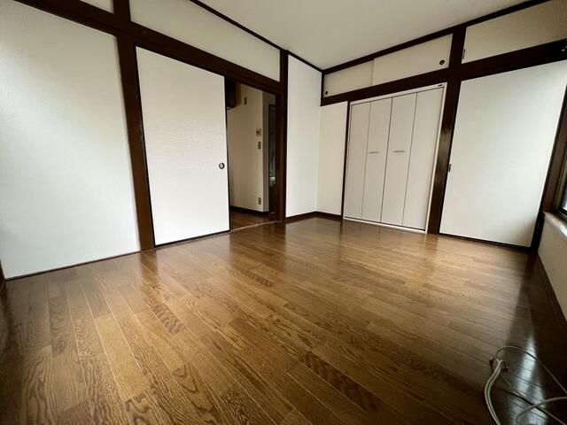 1K Apartment for Rent in Akishima, Tokyo - 35,000 Yen - Thumbnail 4