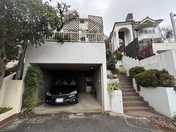 5LDK Detached House for Sale in Chofu, Tokyo - Thumbnail 2
