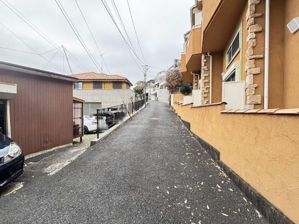 5LDK Detached House for Sale in Chofu, Tokyo - Thumbnail 3