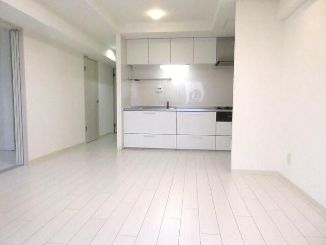 Renovated 2LDK Apartment for Sale in Sapporo's Nishi Ward - Thumbnail 4