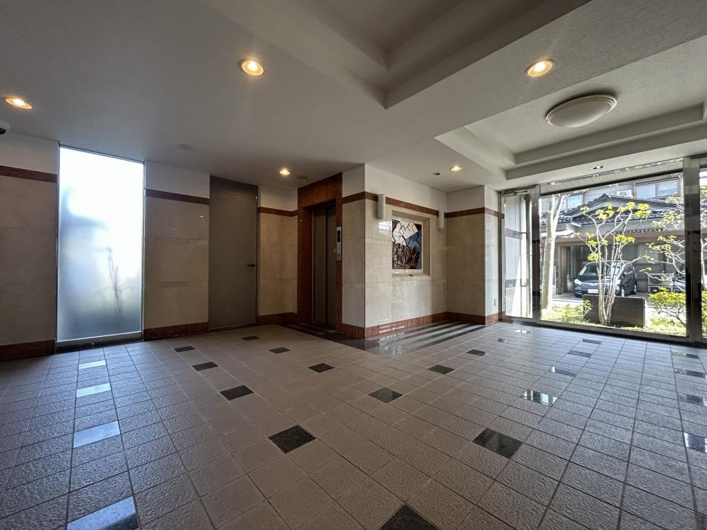 2LDK RC Apartment for Sale in Kanazawa, Ishikawa - Thumbnail 3