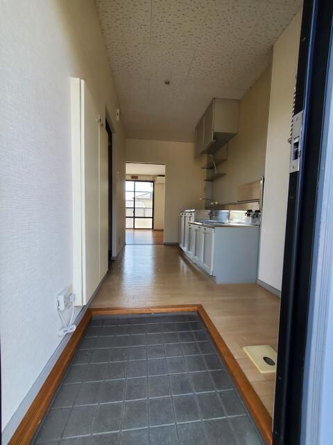 Female-Only 1K Apartment for Rent in Naka City, Yamanashi - Thumbnail 3