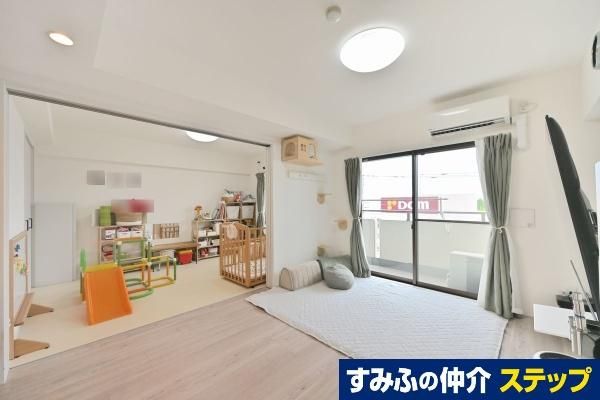3LDK Apartment for Sale in Koshigaya, Saitama - Thumbnail 2