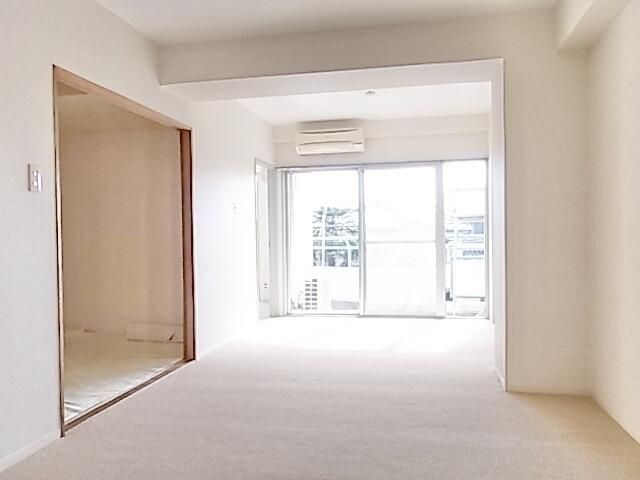 2LDK Apartment for Sale near Higashi-Koganei Station, Tokyo - Thumbnail 2