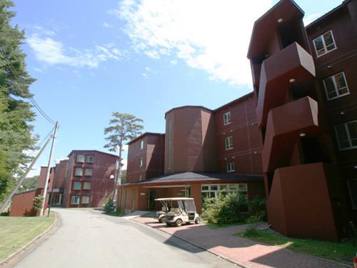 2LDK Apartment for Sale in Fujikawaguchiko, Yamanashi - Image 1