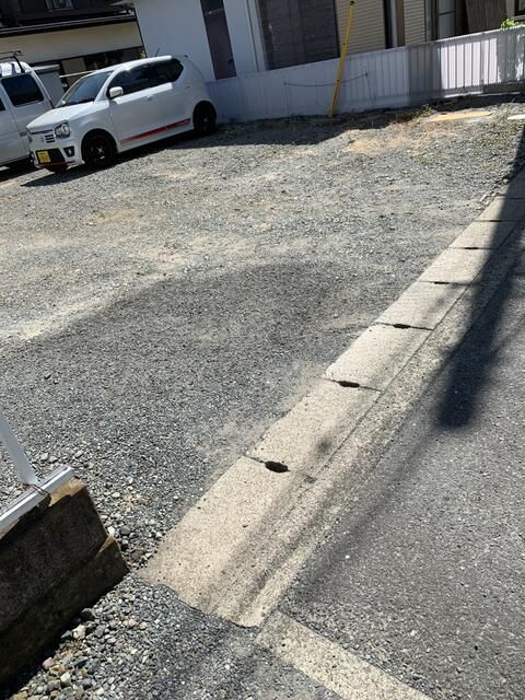 Affordable Parking Space for Rent in Isehara, Kanagawa - Thumbnail 3