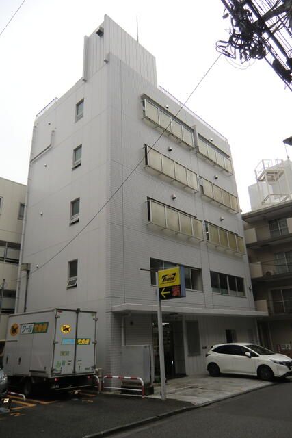 Tokyo Office for Rent in Koto Ward, 101 sqm near Kiba Station - Thumbnail 2