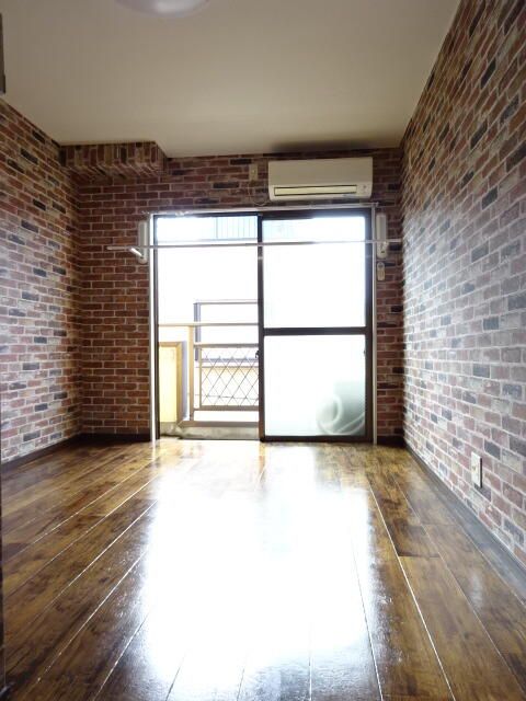 One-Room Apartment for Rent in Sakura Ward, Saitama - Thumbnail 2