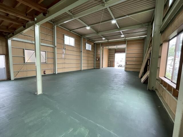 Warehouse for Lease in Ueda, Nagano - 205 sqm, Free Parking - Thumbnail 3