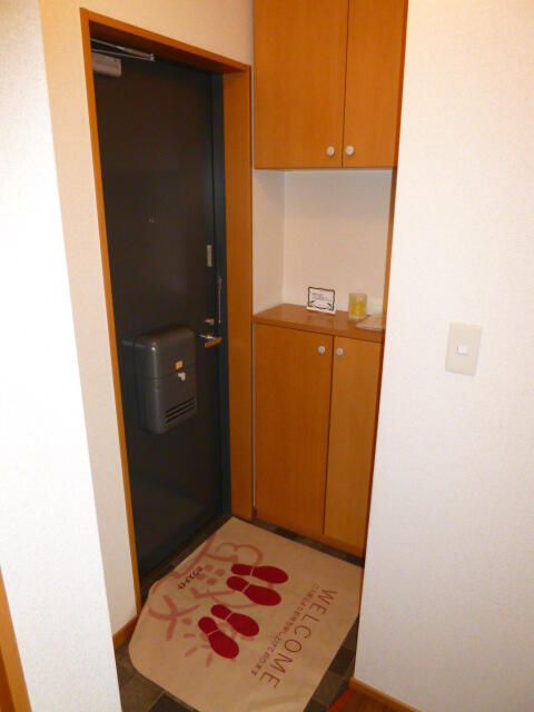 2LDK Apartment for Rent in Koshigaya, Saitama - 55.25 sqm - Thumbnail 4