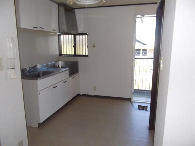 Co-op Nagisa 2DK Apartment for Rent in Kamogawa, Chiba - Thumbnail 2