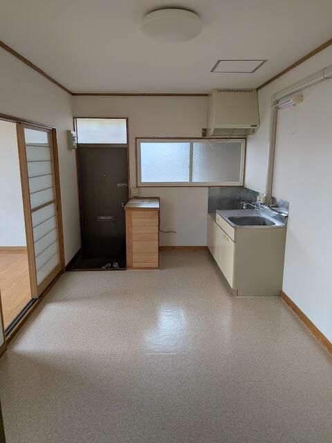 Investment Apartment Building in Akita City – 581m², 13 Units - Thumbnail 4