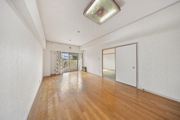 3LDK Apartment for Sale in Koto Ward, Tokyo | 80.47 sqm - Thumbnail 2