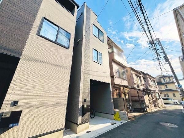 New 2024 2SLDK Wooden House in Sumida, Tokyo - Thumbnail 3