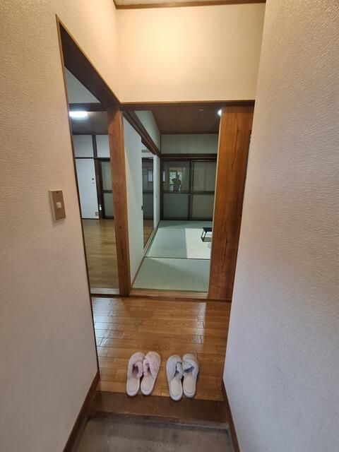 2K Apartment for Rent in Hamura, Tokyo - 34.78 sqm - Thumbnail 3