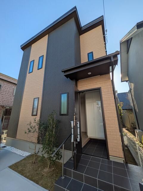 New 3LDK House for Sale in Takaishi, Osaka - 2025 Build - Main Image
