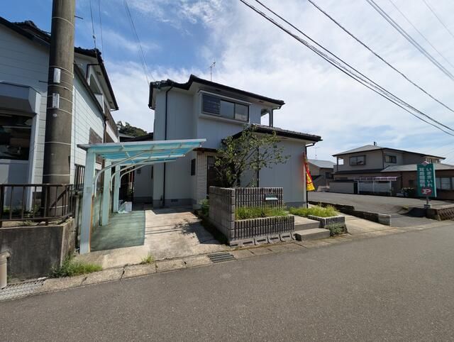1988 3LDK House with Parking for 3 in Kagoshima City - Thumbnail 2