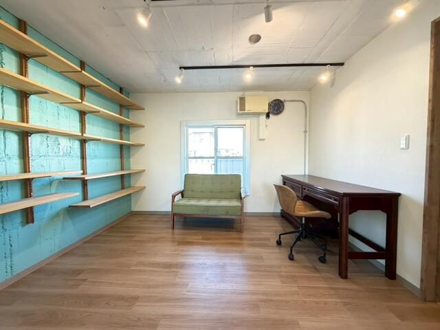 Tsujido Danchi Apartment with Seaside Park Views in Fujisawa - Thumbnail 3