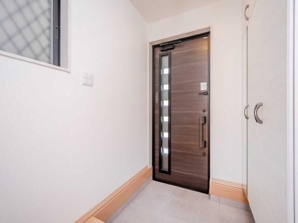 2014 3SLDK Detached House for Sale in Toyonaka, Osaka - Thumbnail 2