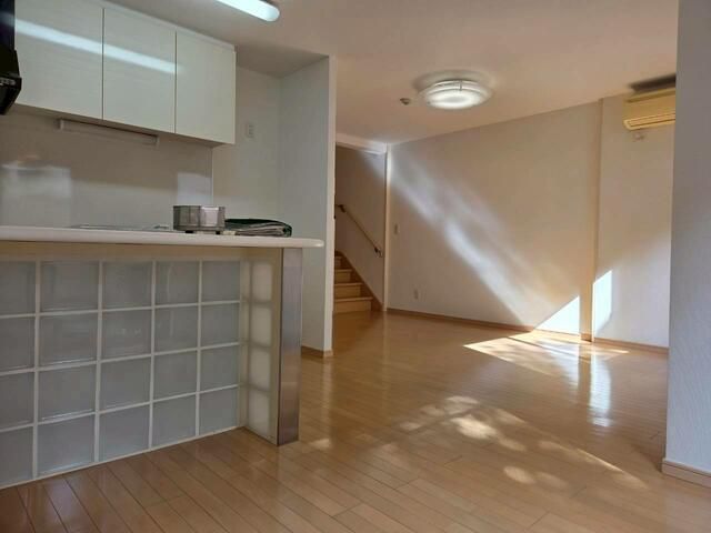 Spacious 2SLDK Terrace House for Rent in Shinjuku, Tokyo - Thumbnail 4