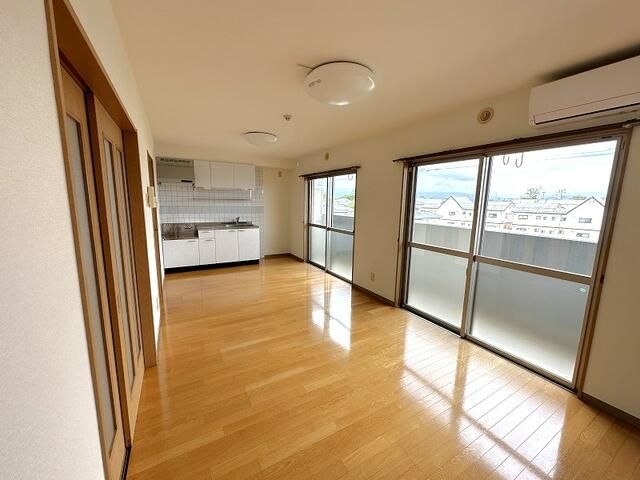 2LDK Apartment for Rent in Kameda, Niigata City - Thumbnail 2