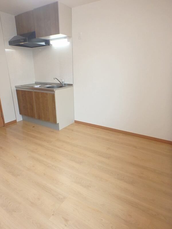 1K Apartment for Rent in Chigasaki, Kanagawa - Thumbnail 2