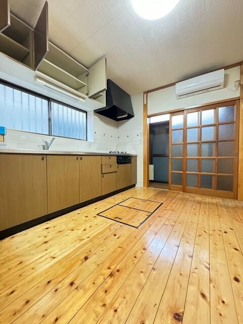 4DK Detached House for Rent in Sumida, Tokyo | 91.34 sqm - Thumbnail 4