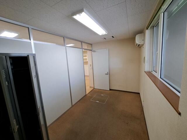 Shop/Office for Rent in Takikawa, Hokkaido - 112 sqm near Station - Thumbnail 4