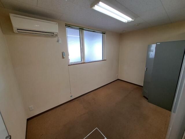 Shop/Office for Rent in Takikawa, Hokkaido - 112 sqm near Station - Thumbnail 3