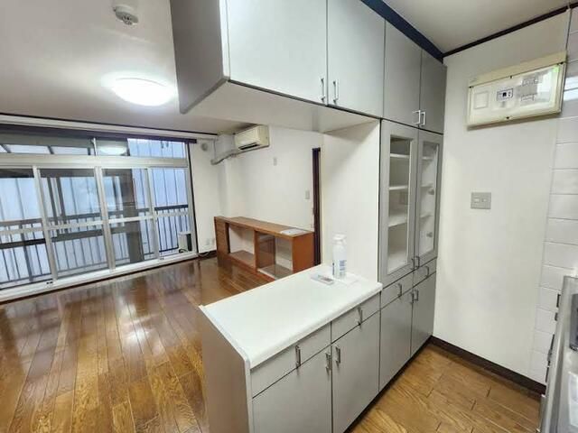 2LDK Apartment for Rent in Naka-ku, Yokohama - 65.85 sqm - Thumbnail 3