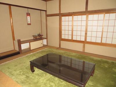 Spacious Traditional House in Moji Ward with Large Land Plot — Image 2, Moji, Fukuoka