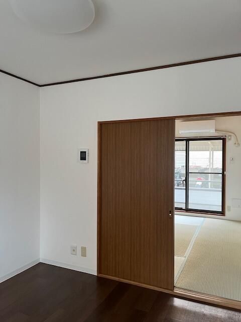 2DK Apartment for Rent in Yamato, Kanagawa - 70,000 Yen - Thumbnail 2