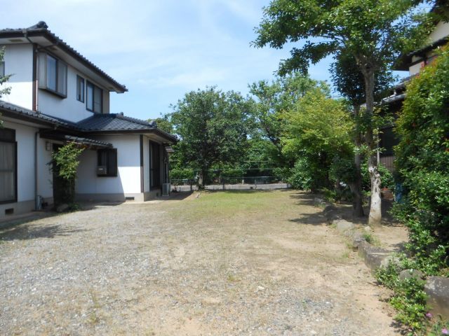 6DK House with Large Garden & 3 Parking Spaces in Yukuhashi, Fukuoka - Thumbnail 3