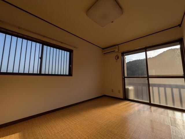 2DK Apartment for Rent in Nirasaki, Yamanashi - 39.74 sqm - Thumbnail 3