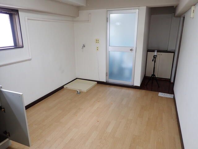 1DK Apartment for Rent in Tachikawa, Tokyo (28.08 sqm) - Thumbnail 3