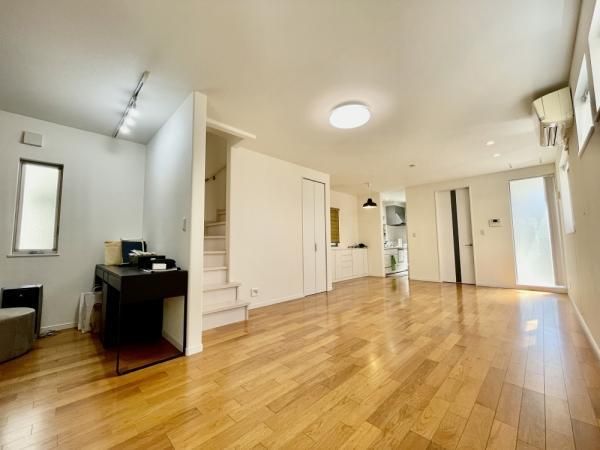 2015 Built 2LDK House for Sale in Kunitachi, Tokyo - Thumbnail 2