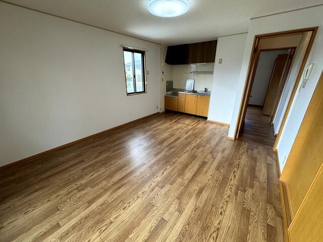 Sunny Court Ichii-no 2LDK Apartment for Rent in Sakai City - Thumbnail 2