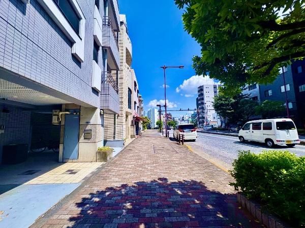 Shinjuku Condo Building for Sale with Tenant until 2028 - Thumbnail 2