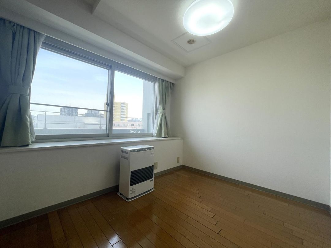 2LDK Apartment for Sale in Nishi Ward, Sapporo, Hokkaido - Thumbnail 4