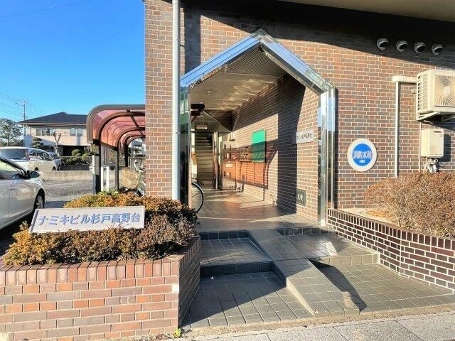 2LDK Apartment for Rent in Sugito, Saitama - 58.62 sqm - Thumbnail 2