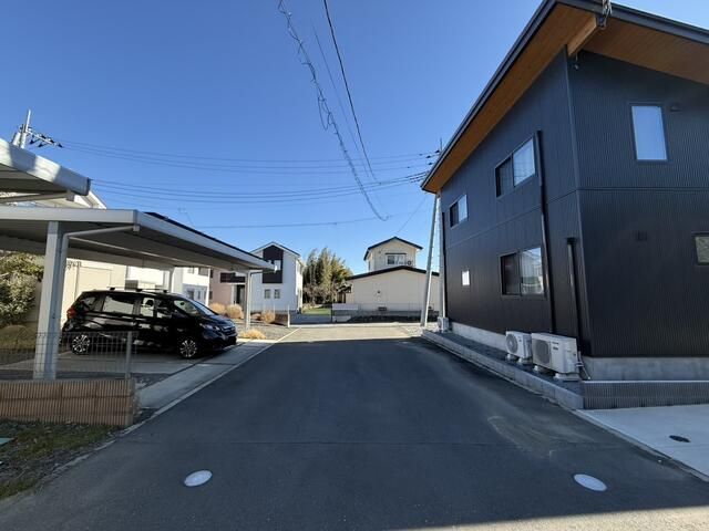 Spacious 4LDK House in Takasaki with Land - Thumbnail 3